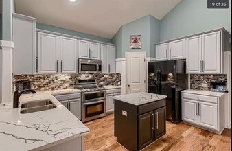 5301 Scenic Lake Dr in Georgetown, TX - Building Photo - Building Photo