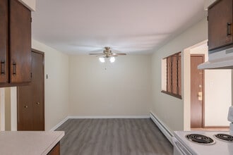 Robert and Wright Apartments in North Tonawanda, NY - Building Photo - Interior Photo