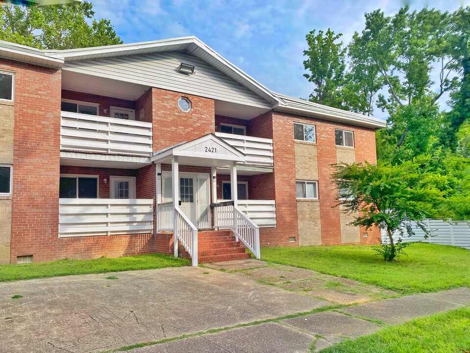 2421 Bolton St in Norfolk, VA - Foto de edificio