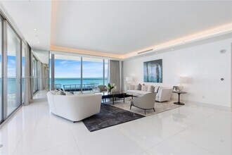 10203 Collins Ave in Bal Harbour, FL - Building Photo - Building Photo