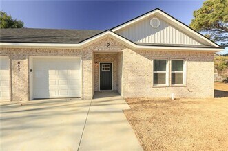 655 N Genevieve Ave in Fayetteville, AR - Building Photo - Building Photo