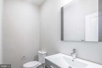 2012 W Girard Ave in Philadelphia, PA - Building Photo - Building Photo