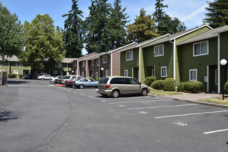 Kinnaman Townhomes in Aloha, OR - Building Photo - Building Photo