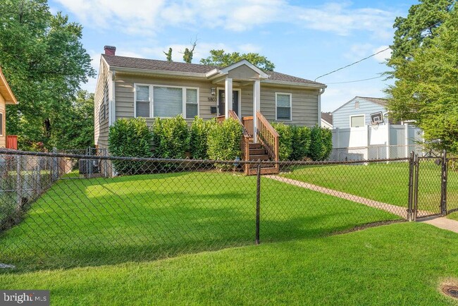 5803 Ravenswood Rd in Riverdale, MD - Building Photo - Building Photo