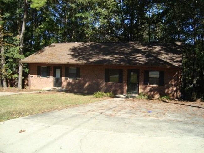 property at 1351-1353 Kurt Cir