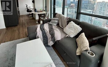 159-3159 Dundas St E in Toronto, ON - Building Photo - Building Photo