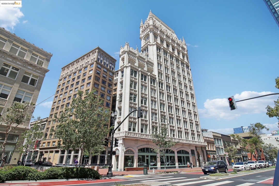 1615 Broadway in Oakland, CA - Building Photo