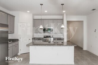 3208 John Young Pkwy in Kissimmee, FL - Building Photo - Building Photo