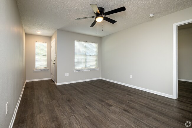 2121 Lobdell Blvd in Baton Rouge, LA - Foto de edificio - Building Photo