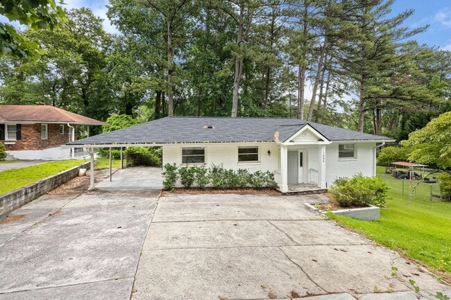 property at 1496 N Druid Hills Rd
