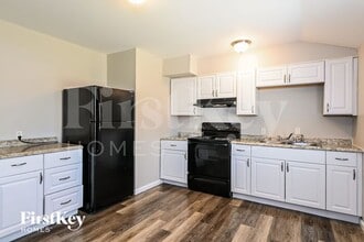 20 Sungrove Dr in Maryland Heights, MO - Building Photo - Building Photo