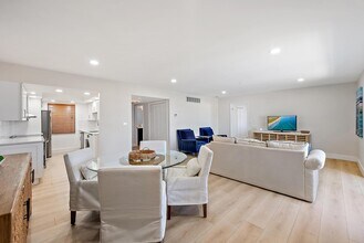 1208 Marine Way in North Palm Beach, FL - Building Photo - Building Photo