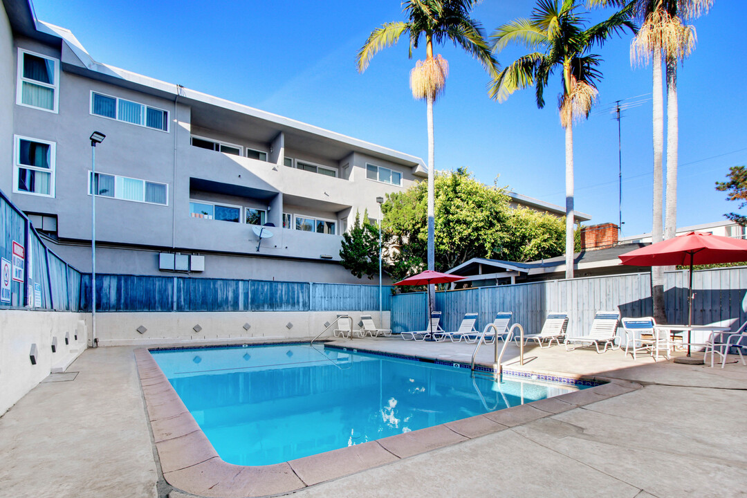 Palms Caribbean Apartments in Los Angeles, CA - Foto de edificio