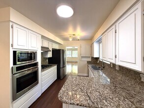 668 Tamalpais Ave in Novato, CA - Building Photo - Building Photo