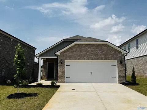 8149 Huspa Ave in Madison, AL - Foto de edificio