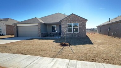 21164 Rivermist Dr in Harrah, OK - Building Photo - Building Photo