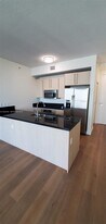 79 SW 12th St, Unit 2411 in Miami, FL - Building Photo