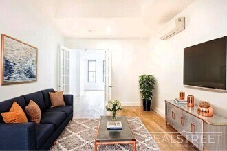847 Knickerbocker Ave in Brooklyn, NY - Building Photo - Building Photo