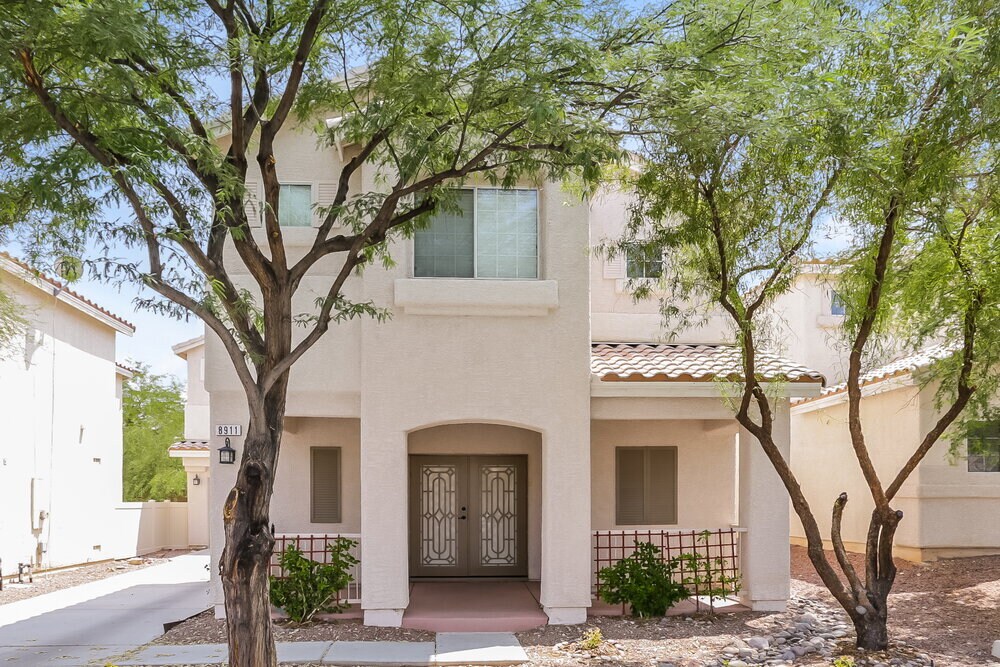 8911 Deep Ridge Ct in Las Vegas, NV - Building Photo