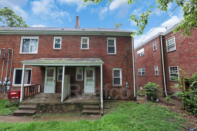 53 S Burgess Ave in Columbus, OH - Foto de edificio - Building Photo