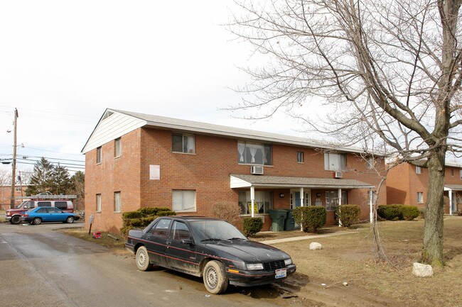 821 Kingsford Rd in Columbus, OH - Building Photo - Building Photo