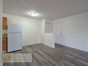 17140 SW Heritage Ct in Aloha, OR - Building Photo - Building Photo
