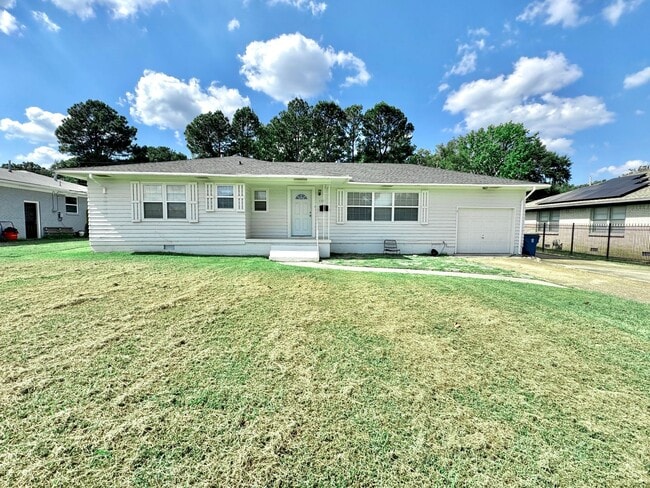 property at 1305 S 9th St