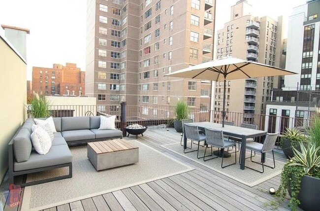 318 Second Avenue
