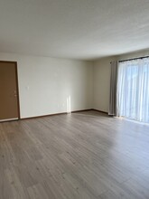 Westgate Apartments in Cedar Rapids, IA - Building Photo - Building Photo
