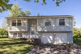 2737 Overdale Dr in Cincinnati, OH - Building Photo