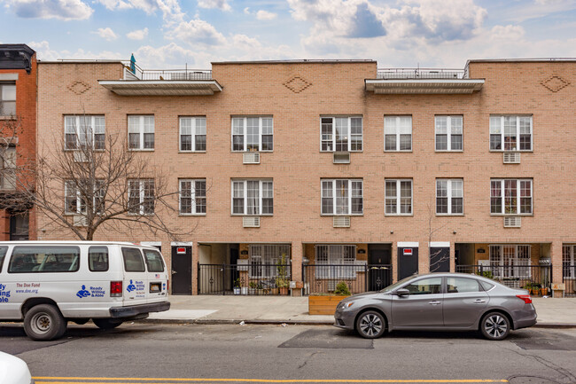 545 Gates Ave in Brooklyn, NY - Building Photo - Building Photo