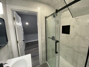 129 Emerald St S in Hamilton, ON - Building Photo - Building Photo