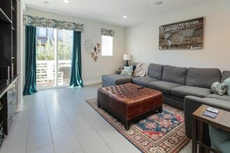 17095 Saint Cecilia Ln in Morgan Hill, CA - Foto de edificio - Building Photo