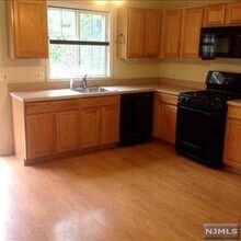 3 Hirschklau Lane in Fair Lawn, NJ - Building Photo - Building Photo