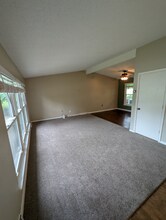 524 Cactus Dr in Belton, MO - Building Photo - Building Photo