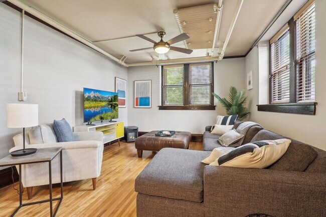 3006 W 44th St in Minneapolis, MN - Foto de edificio - Building Photo