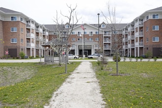 Thomas Place Orland Park in Orland Park, IL - Foto de edificio - Building Photo