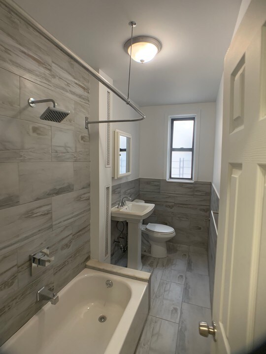 600 W 162nd St in New York, NY - Building Photo