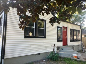 6345 Edward St in Norfolk, VA - Building Photo