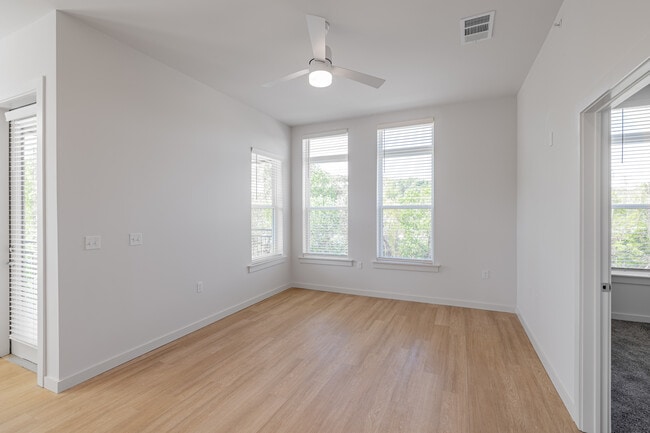 Fitzroy Riverdale in Little Rock, AR - Building Photo - Interior Photo