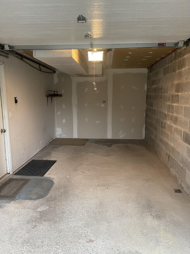 119 Iron Oaks Cir in Liverpool, NY - Building Photo - Building Photo