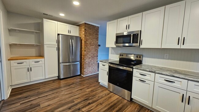 6736 Hartsell Pl, Unit Hartsell in Charlotte, NC - Foto de edificio - Building Photo