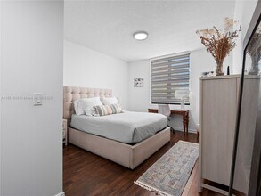 888 Douglas Rd in Coral Gables, FL - Building Photo - Building Photo