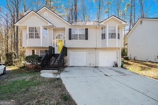 703 Guide Post Ln in Stone Mountain, GA - Building Photo