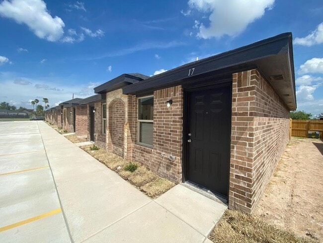 property at 1105 W Kennedy St