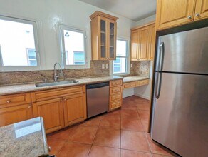 335 N Orange Grove Ave in Los Angeles, CA - Foto de edificio - Building Photo