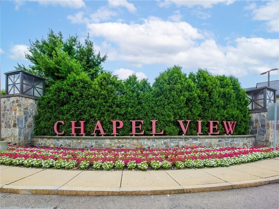 1000 Chapel View Blvd in Cranston, RI - Building Photo