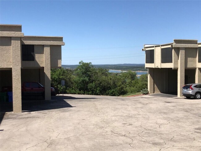 5914 Lago Vista Way in Lago Vista, TX - Building Photo - Building Photo