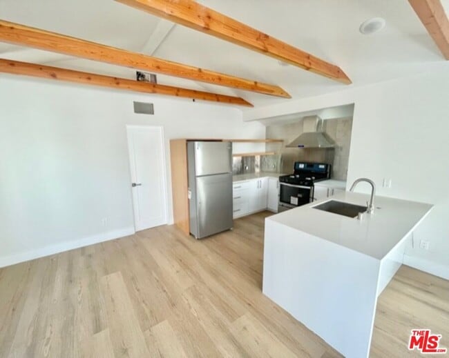 3617 Helms Ave in Culver City, CA - Building Photo - Building Photo