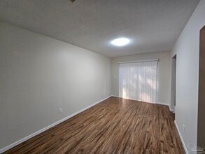 3689 E Olive Rd in Pensacola, FL - Foto de edificio - Building Photo